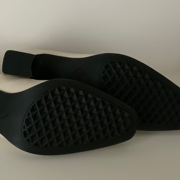 Aerosole Pump Shoes Size 7B - Picture 7 of 8